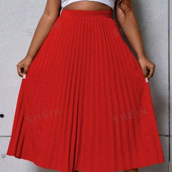 SHEIN Prive` Plus Size Solid Color Elastic Waist Pleated Midi Skirt - Picture 3 of 8